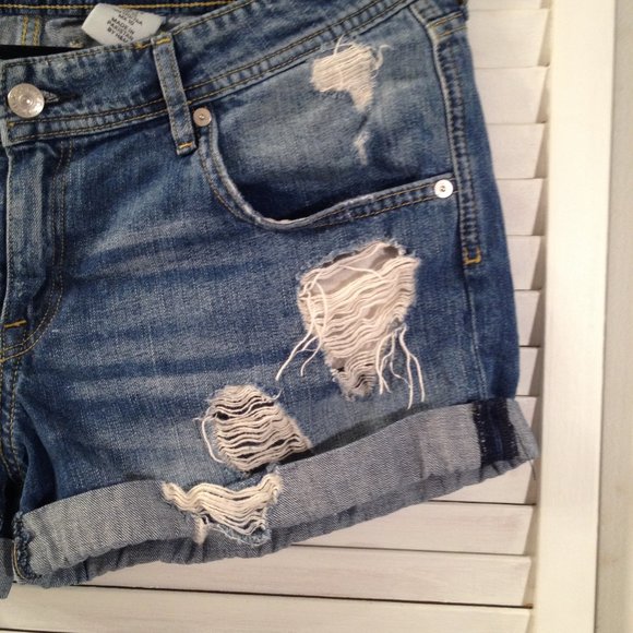 H&M Shorts Hm Denim Size Blue Distressed Destroyed Rolled Cuff Jean